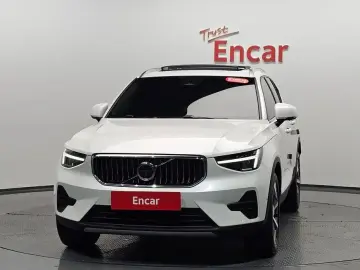 2023 Volvo XC40 с пробегом 46 011 км