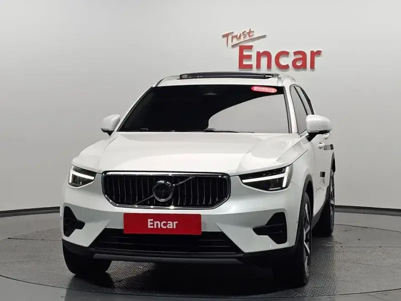 2023 Volvo XC40 с пробегом 46 011 км