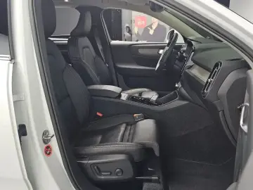 2023 Volvo XC40 с пробегом 46 011 км