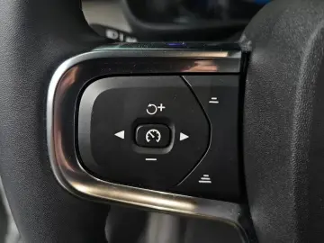 2023 Volvo XC40 с пробегом 46 011 км