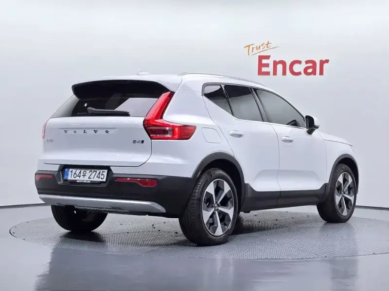2025 Volvo XC40 с пробегом 7 897 км