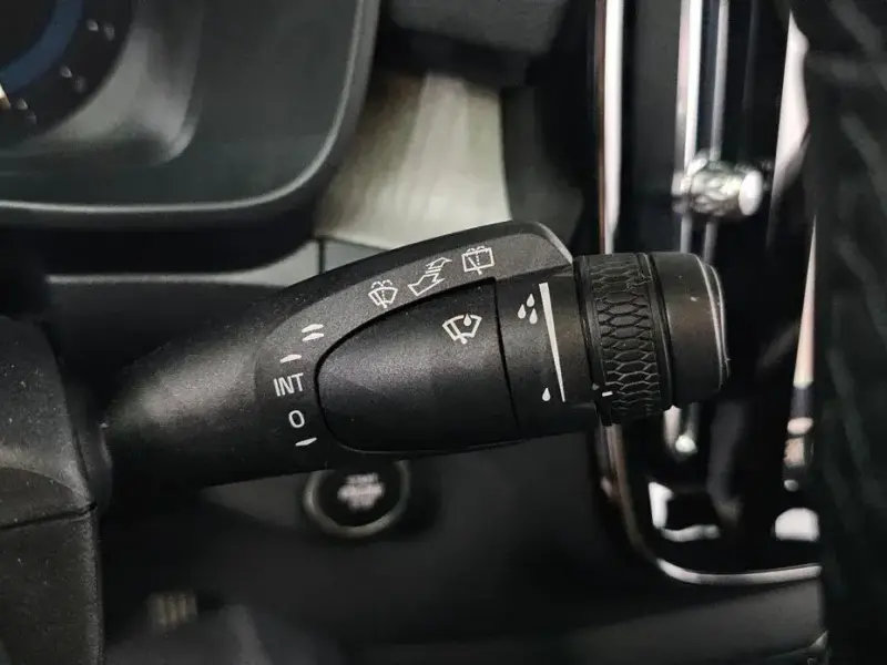 2023 Volvo XC40 с пробегом 46 011 км