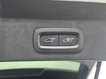 2023 Volvo XC40 с пробегом 46 011 км