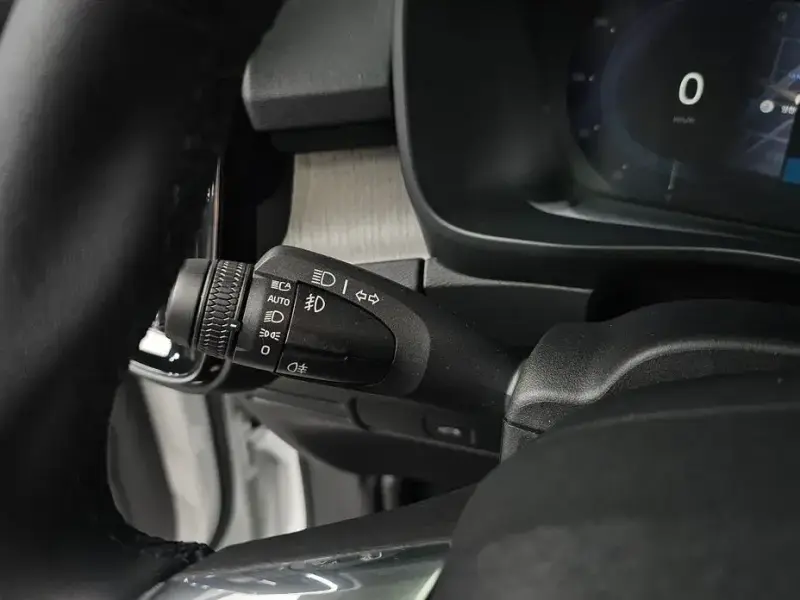 2023 Volvo XC40 с пробегом 46 011 км