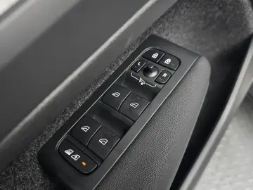 2023 Volvo XC40 с пробегом 46 011 км