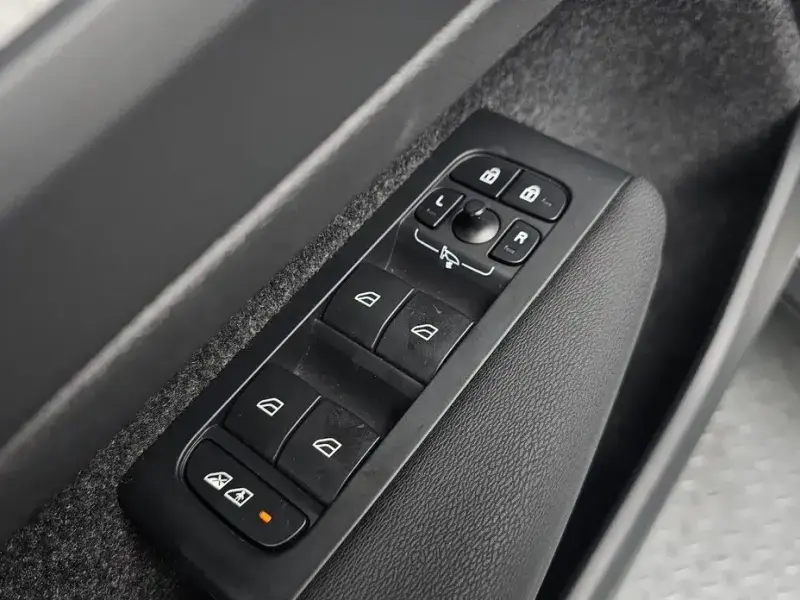 2023 Volvo XC40 с пробегом 46 011 км
