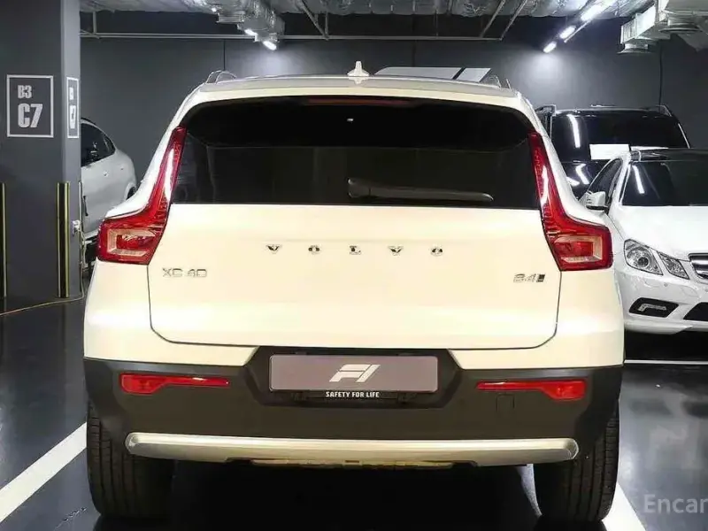 2024 Volvo XC40 с пробегом 12 872 км