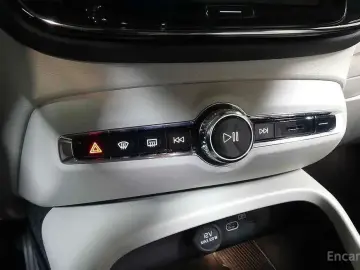 2024 Volvo XC40 с пробегом 12 872 км