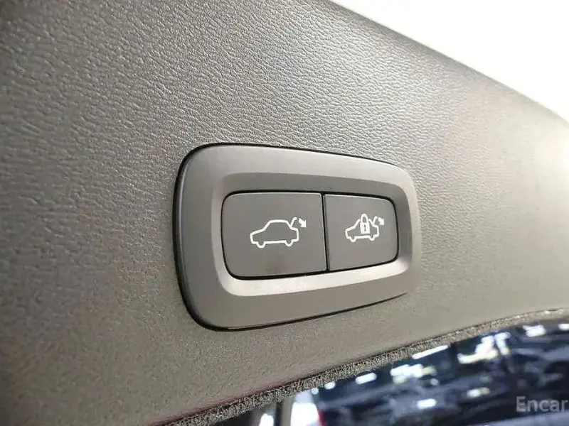 2024 Volvo XC40 с пробегом 12 872 км