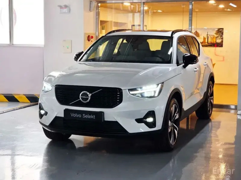 2026 Volvo XC40 с пробегом 339 км