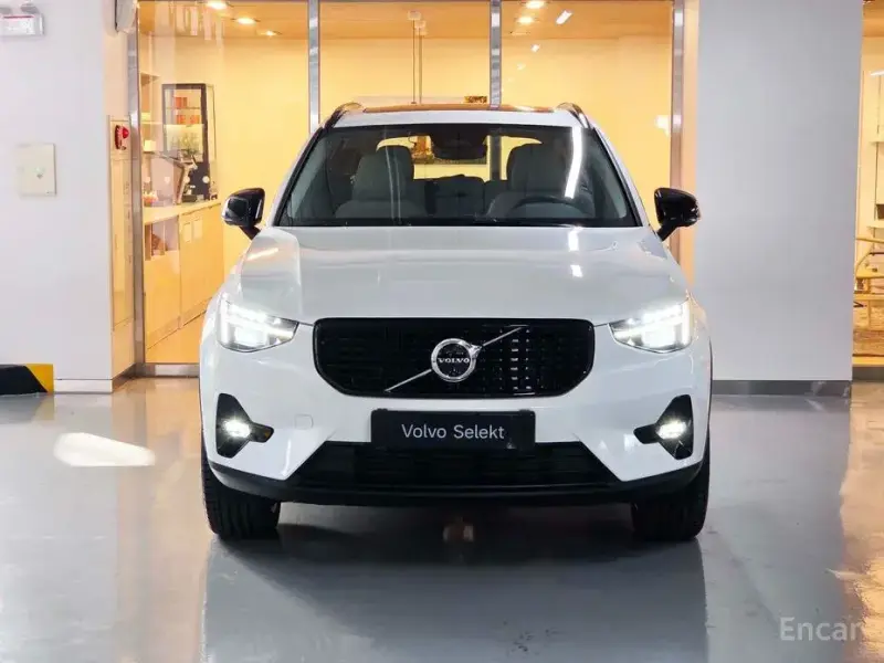 2026 Volvo XC40 с пробегом 339 км