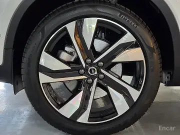 2026 Volvo XC40 с пробегом 339 км