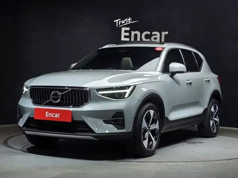 2024 Volvo XC40 с пробегом 10 194 км