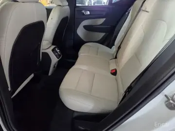 2026 Volvo XC40 с пробегом 339 км