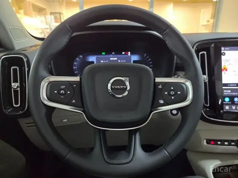 2026 Volvo XC40 с пробегом 339 км