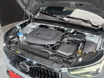 2024 Volvo XC40 с пробегом 10 194 км