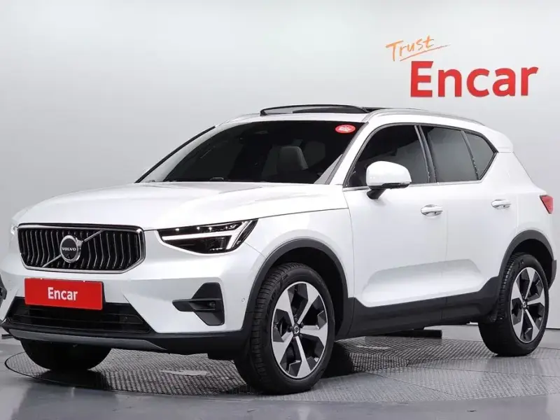2024 Volvo XC40 с пробегом 9 663 км