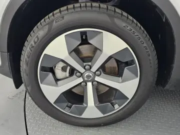 2024 Volvo XC40 с пробегом 9 663 км