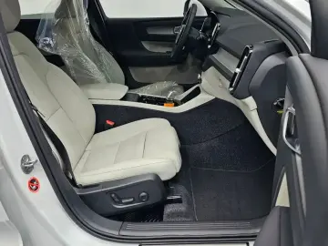 2024 Volvo XC40 с пробегом 9 663 км