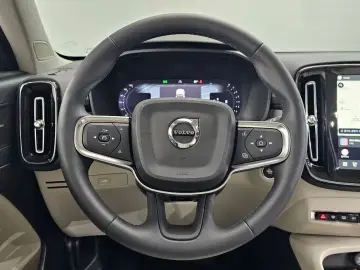 2024 Volvo XC40 с пробегом 9 663 км