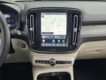 2024 Volvo XC40 с пробегом 9 663 км