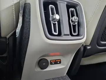 2024 Volvo XC40 с пробегом 9 663 км