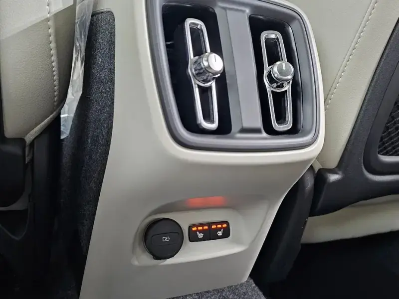 2024 Volvo XC40 с пробегом 9 663 км
