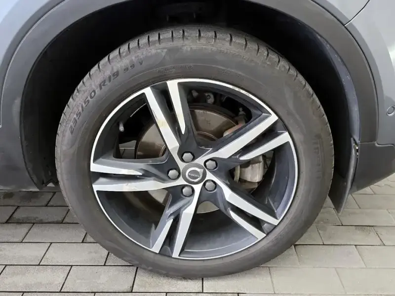 2019 Volvo XC40 с пробегом 127 235 км