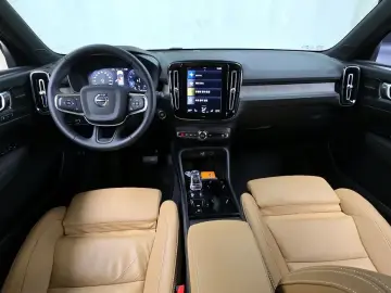 2021 Volvo XC40 с пробегом 76 781 км