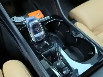 2021 Volvo XC40 с пробегом 76 781 км
