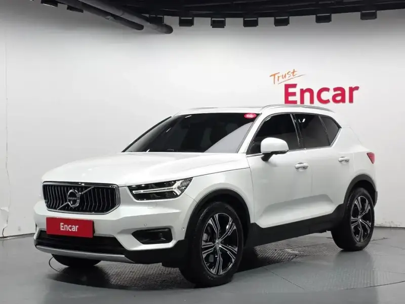 2021 Volvo XC40 с пробегом 46 410 км