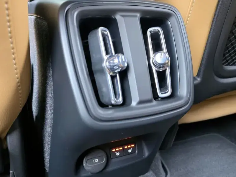 2021 Volvo XC40 с пробегом 76 781 км