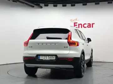2021 Volvo XC40 с пробегом 46 410 км