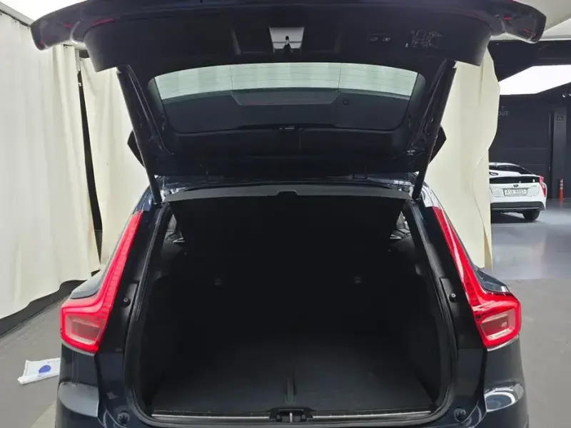 2021 Volvo XC40 с пробегом 76 781 км