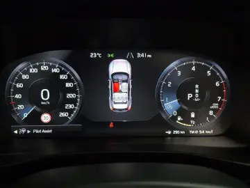 2020 Volvo XC40 с пробегом 142 392 км