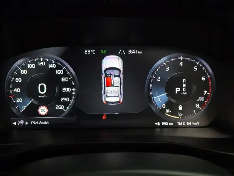 2020 Volvo XC40 с пробегом 142 392 км