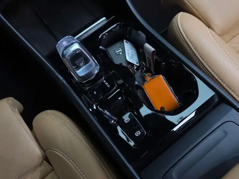 2020 Volvo XC40 с пробегом 142 392 км