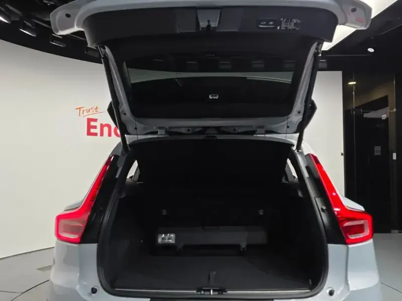 2020 Volvo XC40 с пробегом 142 392 км