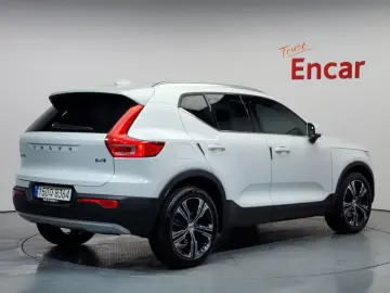 2021 Volvo XC40 с пробегом 33 513 км