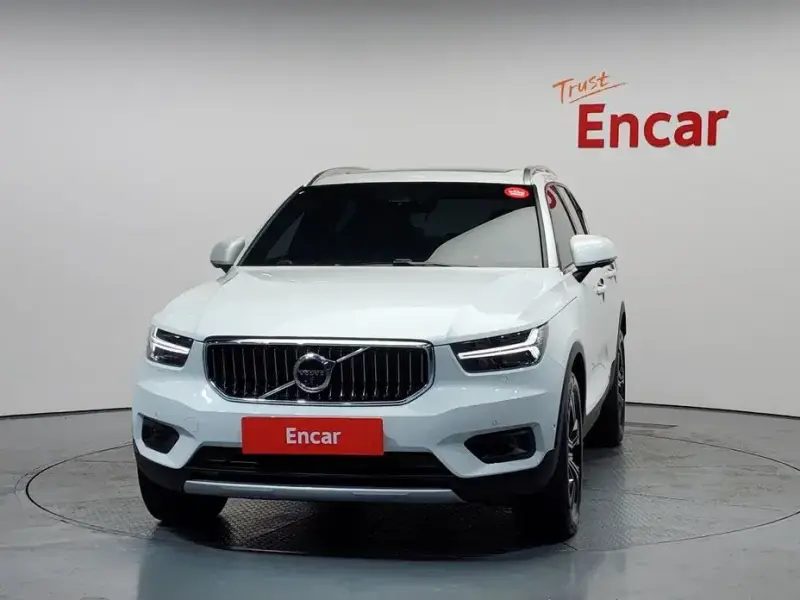 2021 Volvo XC40 с пробегом 33 513 км