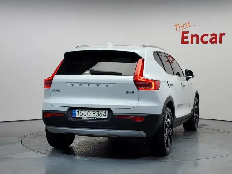 2021 Volvo XC40 с пробегом 33 513 км