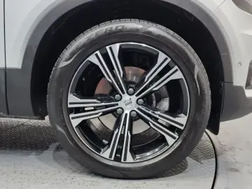 2021 Volvo XC40 с пробегом 33 513 км