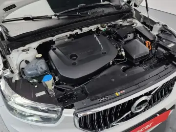 2021 Volvo XC40 с пробегом 33 513 км