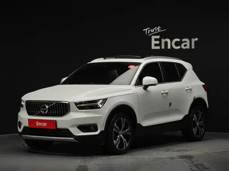 2021 Volvo XC40 с пробегом 50 141 км