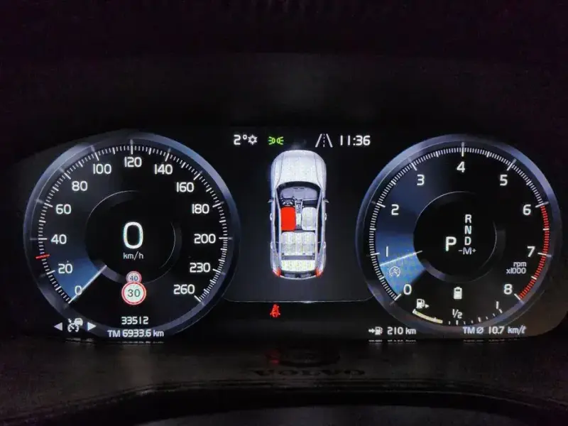 2021 Volvo XC40 с пробегом 33 513 км