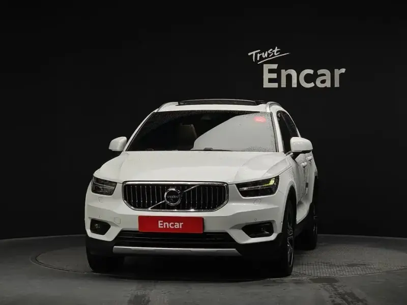 2021 Volvo XC40 с пробегом 50 141 км