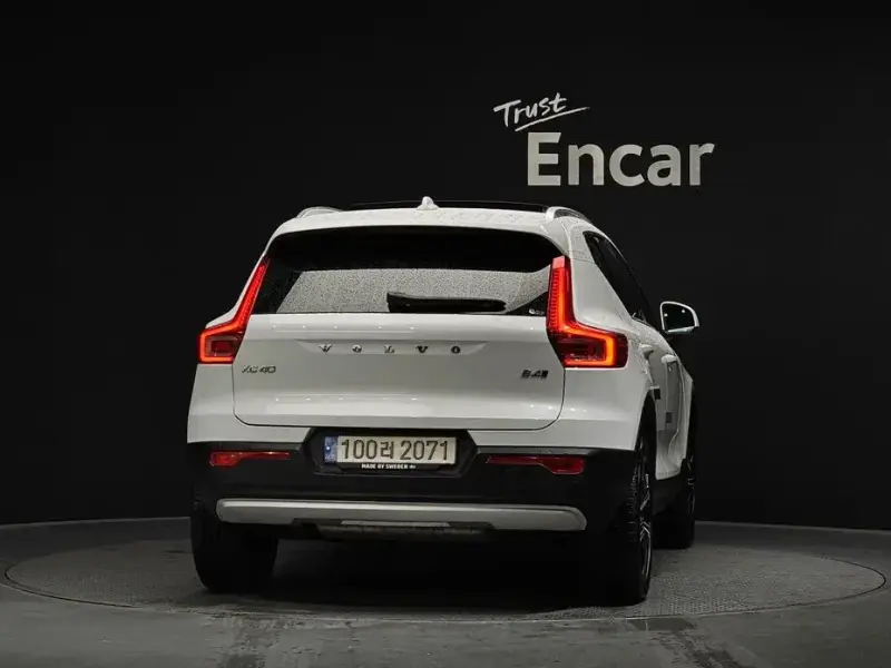 2021 Volvo XC40 с пробегом 50 141 км