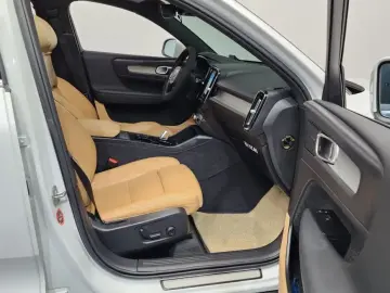 2021 Volvo XC40 с пробегом 33 513 км