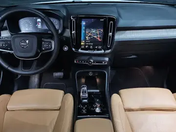 2021 Volvo XC40 с пробегом 50 141 км