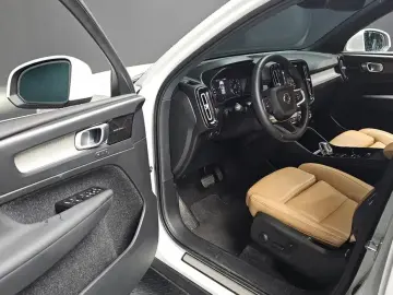 2021 Volvo XC40 с пробегом 50 141 км